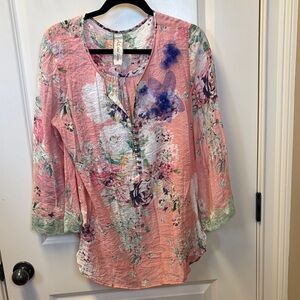 Blouse with flutter sleeves